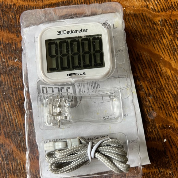NIB Neskla Pedometer - Picture 4 of 5
